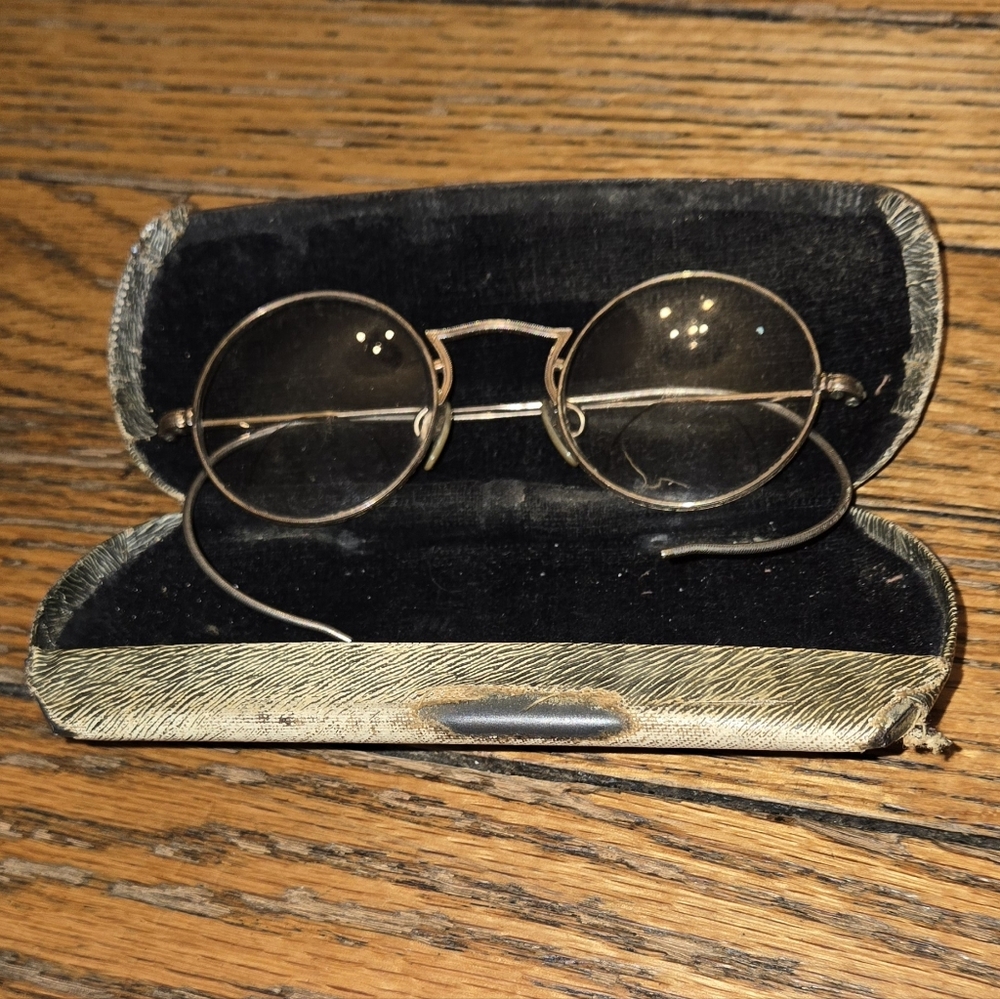 Vintage Silver-toned Round Glasses with Case